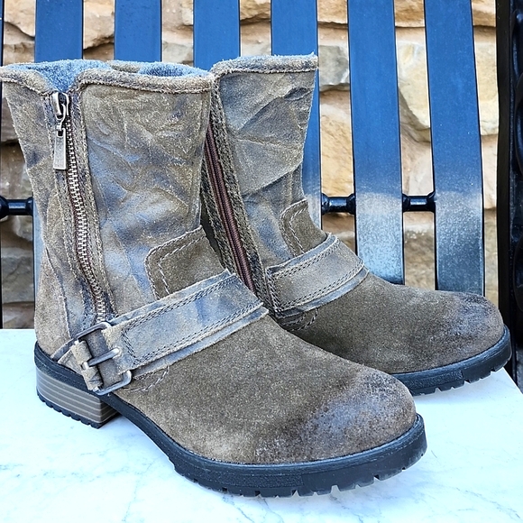 CLARKS FARALYN RISE LEATHER BOOTS - Picture 2 of 11